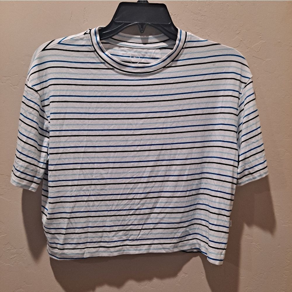 NWT Addison Bay  Everyday Short Sleeve cropped T-Shirt, Multi Blue Stripe XS